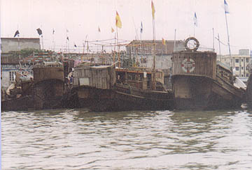 river scene in dhaka