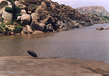hampi river