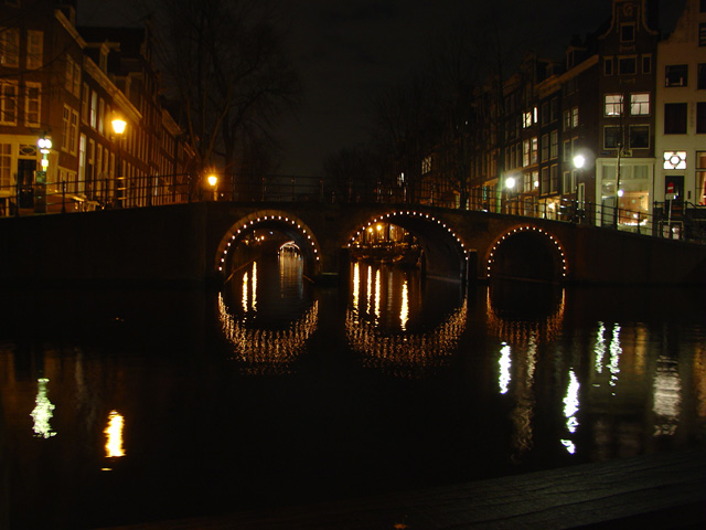 Leidsegracht from Herengracht at night (#3)