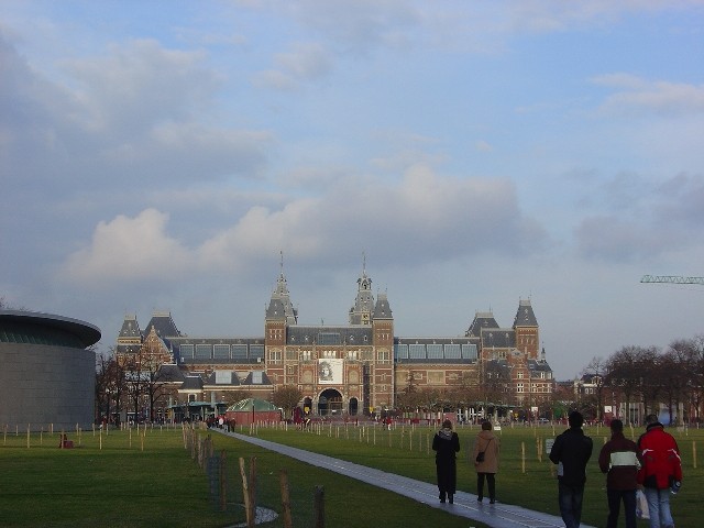 Long shot of Rijksmuseum